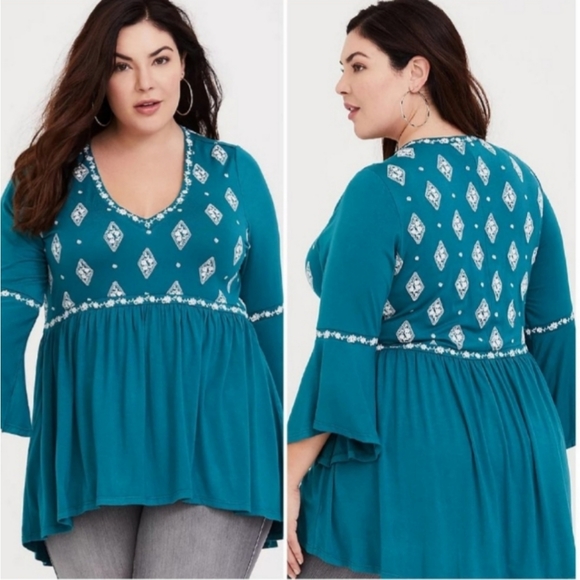 Torrid Green Embroidered Bell-Sleeve Tunic - Picture 3 of 16